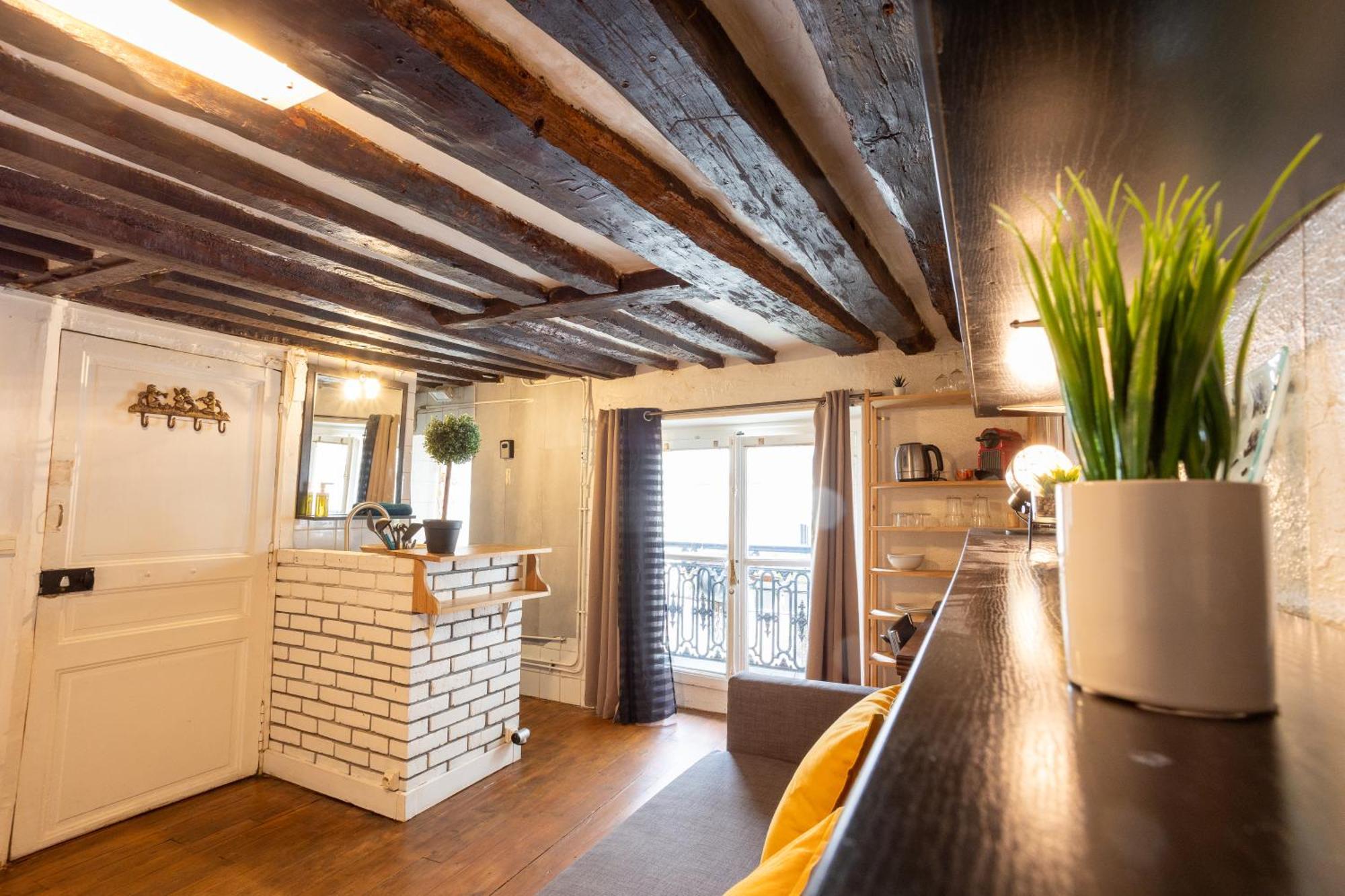 Appartamento Studio Cosy Romantique En Plein Coeur De Parigi Esterno foto