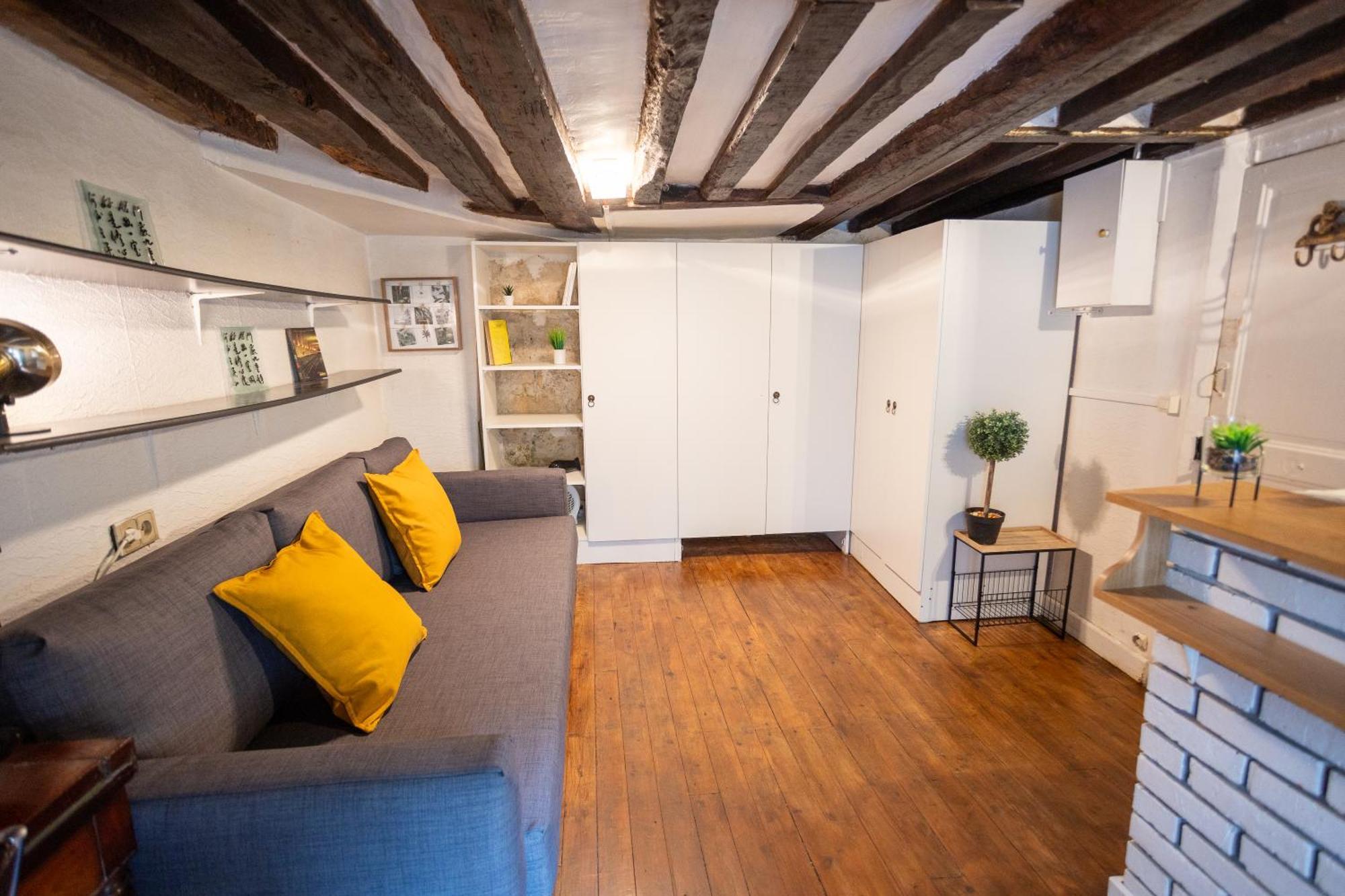 Appartamento Studio Cosy Romantique En Plein Coeur De Parigi Esterno foto